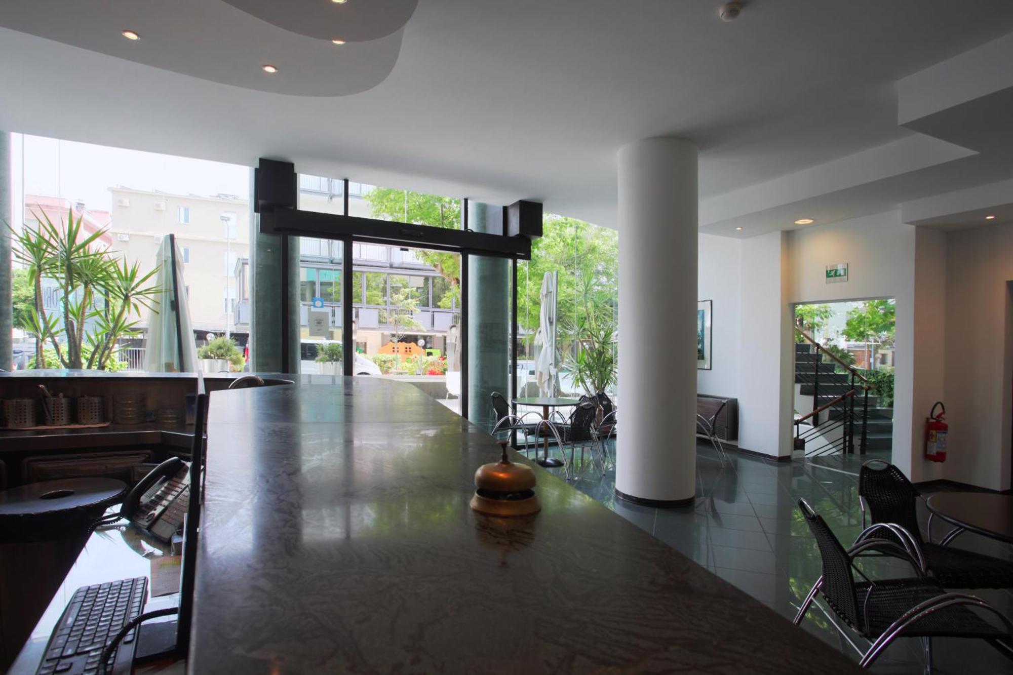 Hotel Ali D'Oro Rimini Bagian luar foto