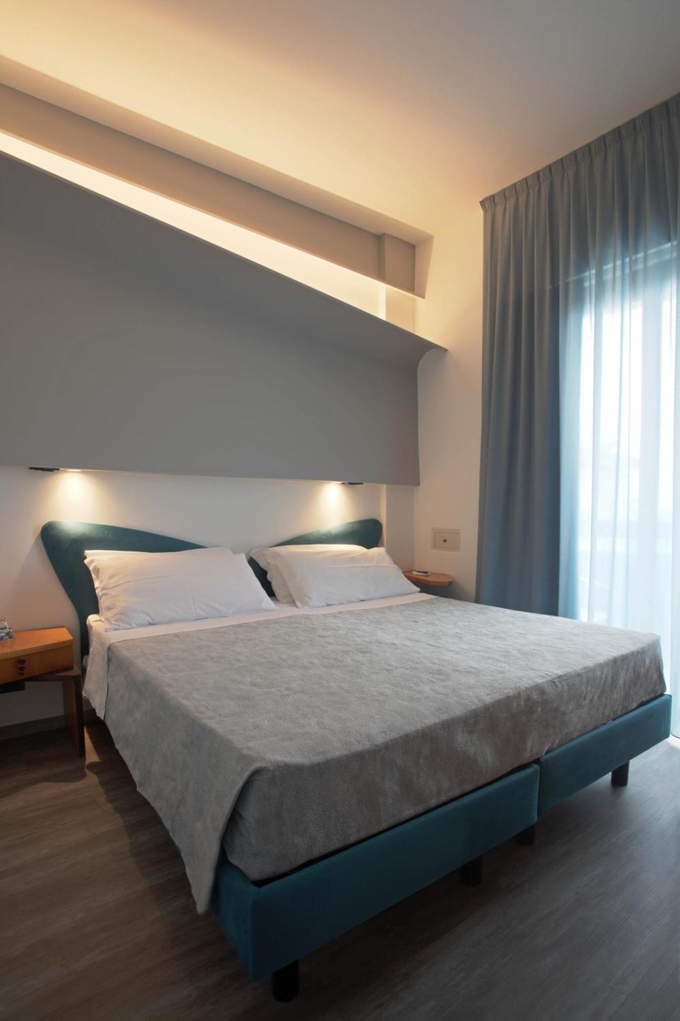 Hotel Ali D'Oro Rimini Bagian luar foto