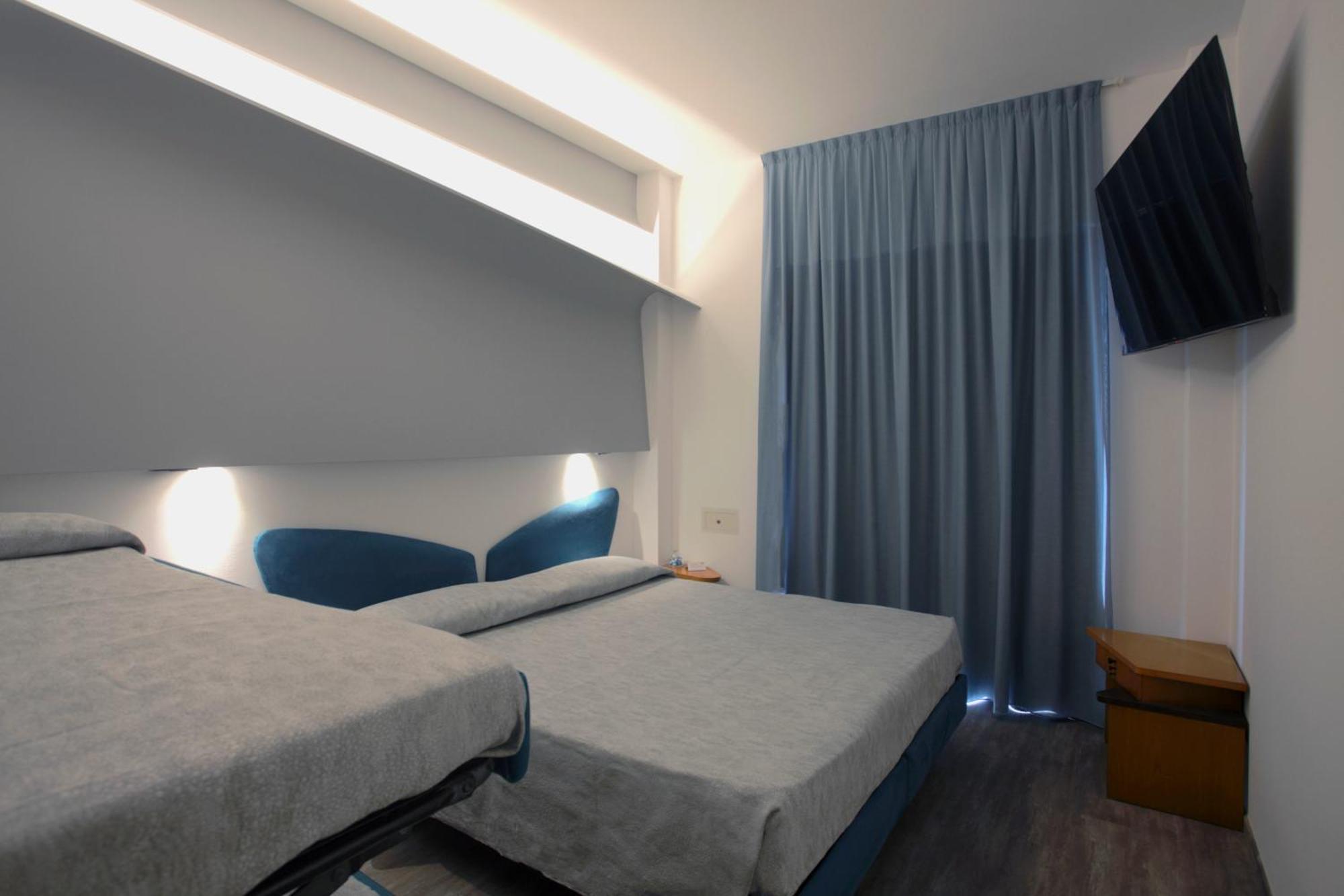 Hotel Ali D'Oro Rimini Bagian luar foto