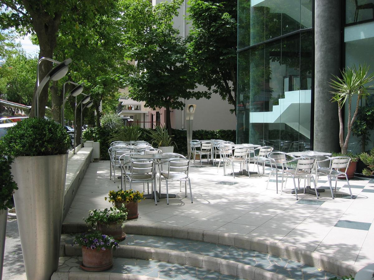 Hotel Ali D'Oro Rimini Bagian luar foto